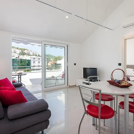 Apartman Marando - One Bedroom With Balcony And City View *