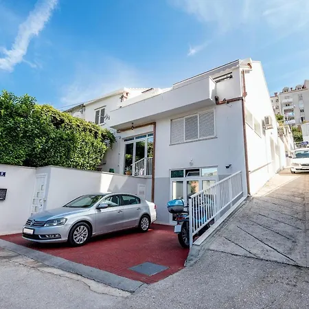 Marando - One Bedroom With Balcony And City View Apartamento
