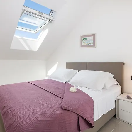 Marando - One Bedroom With Balcony And City View Apartamento